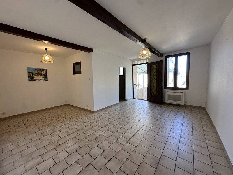 louer un appartement T2 à rognac centre-ville stationnement libre 