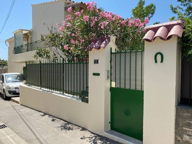 la fare les oliviers location maison de ville