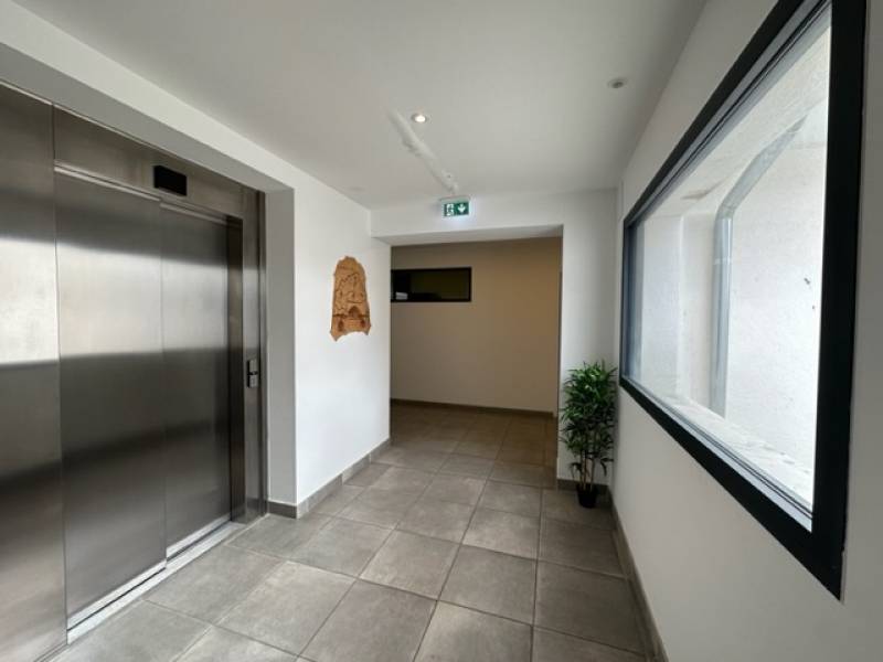 idéal professions libérales bureau ou local à louer à velaux