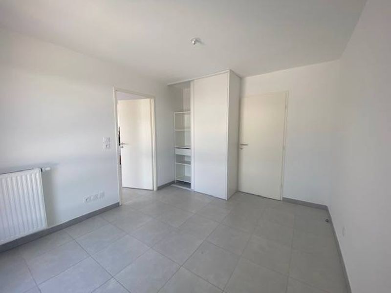 vitrolles louer un appartement T2 1 chambre neuf avec terrasse et parking residence securisée