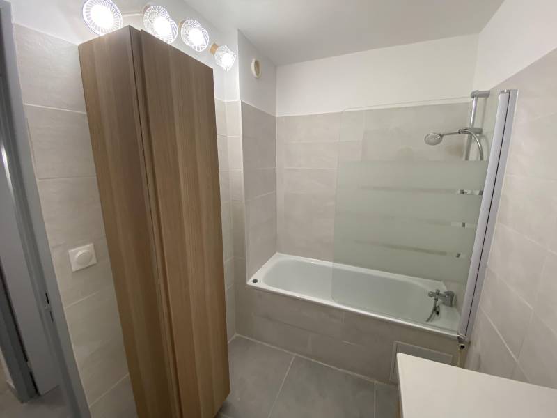 appartement en très bon état à vendre à aix en provence 3 chambres garage 