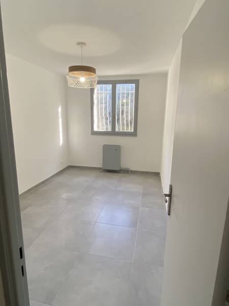 louer un appartement T4 aix en provence 3 chambres cuisine terrasse et garage