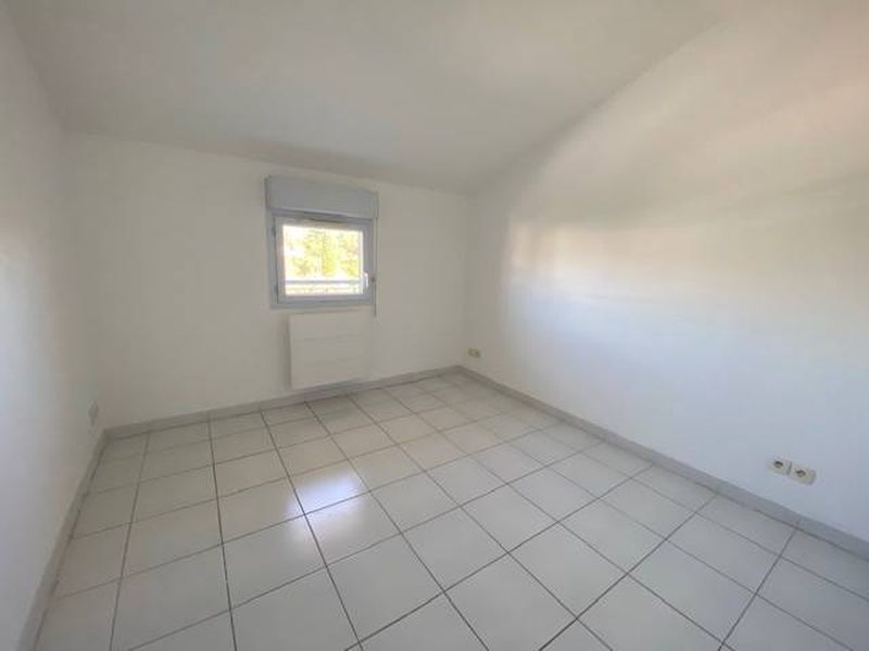 appartement T3 2 chambres à louer bouc bel air dans résidence calme