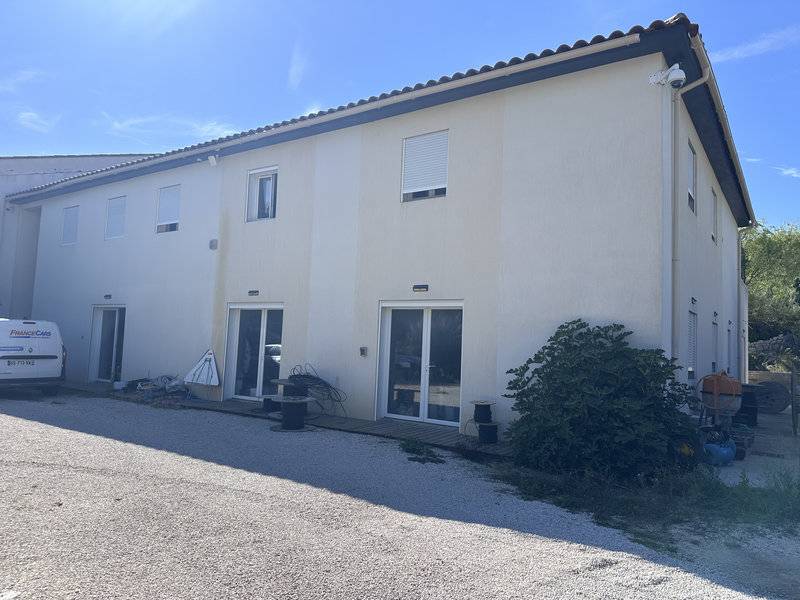 Immeuble mixe à vendre à Velaux dans le Parc d'activités du grand pont