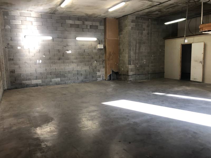 entrepôt à louer velaux 13880 parc d'activités de la verdière 1