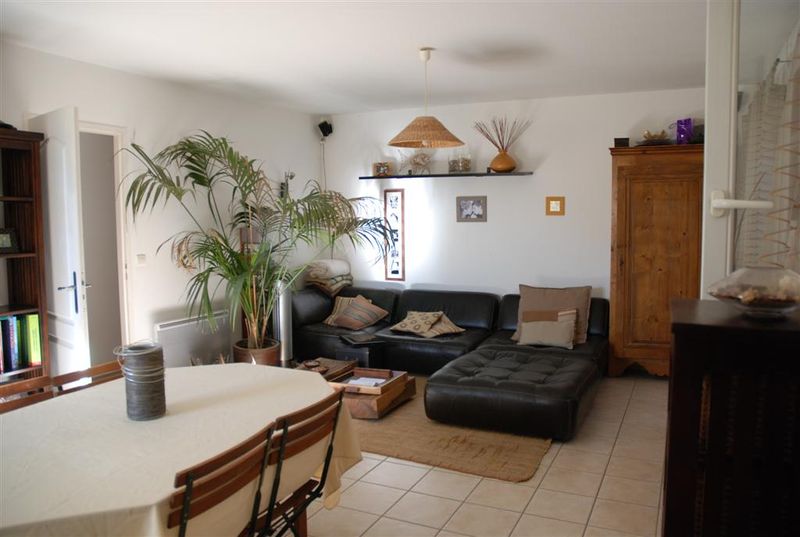 Maison   Velaux  proche village tres calme sans nuisances