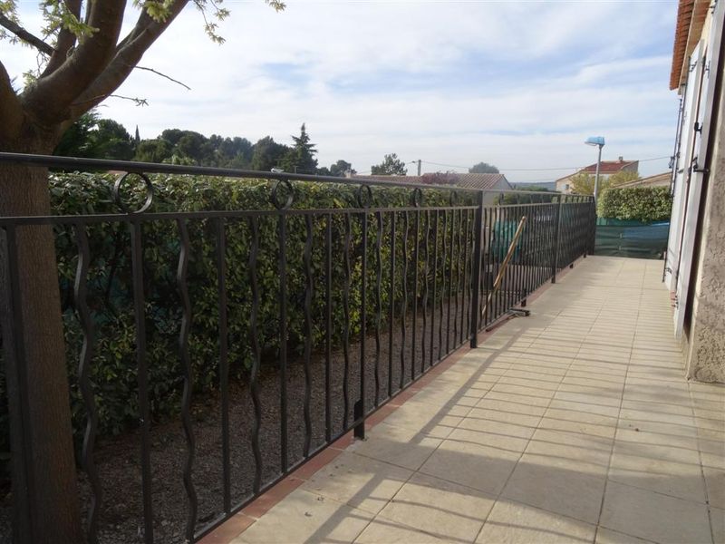 terrasse exposée ouest d'une maison T4 pp à velaux