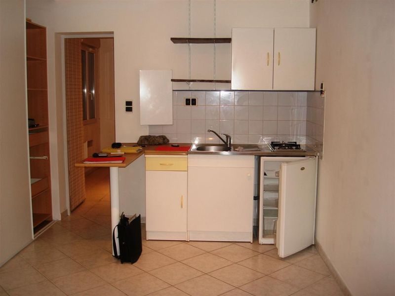 cuisine aménagée d'un appartement en location à velaux