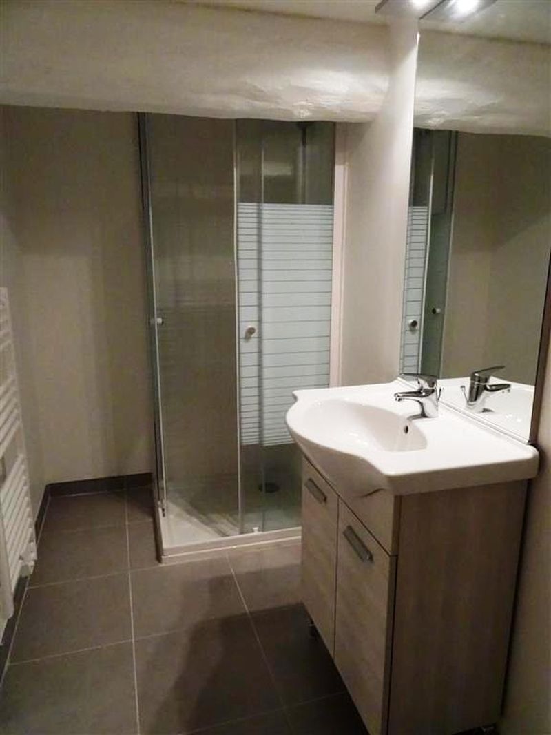 salle d'eau dans un appartement T2 neuf à marseille 13006
