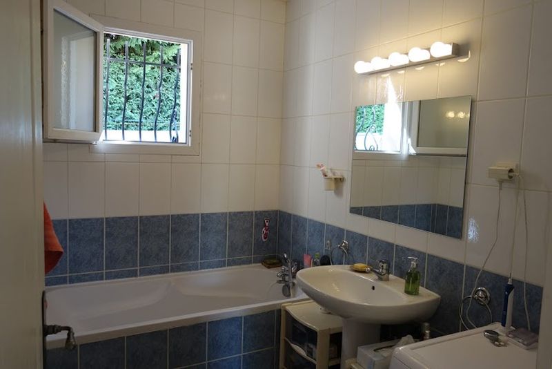 salle de bain d'une maison T4 à louer à velaux departement 13