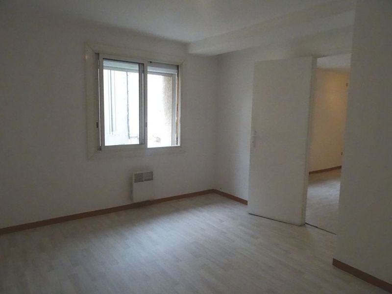 chambre d'un T2 à louer à la fare les oliviers 13580