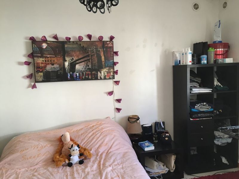 chambre d'un appafrtement T2 en location 13580