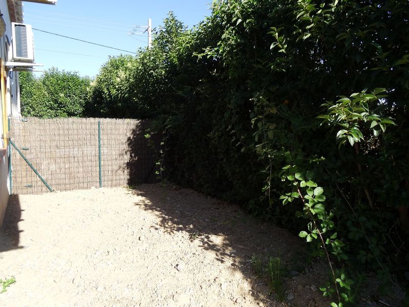 Appartement  la fare les oliviers  campagne excellent état calme absolu jardinet et parking