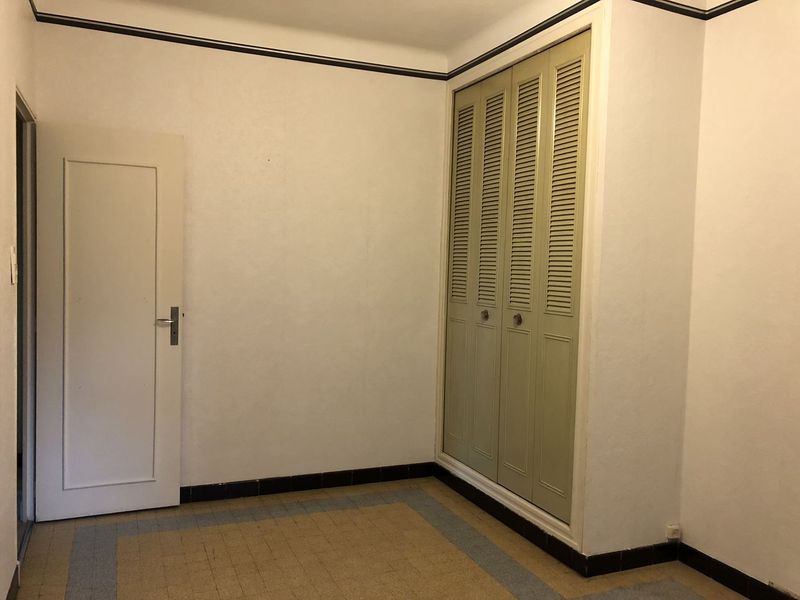 maison 2 chambres garage cave jardin à louer 13340