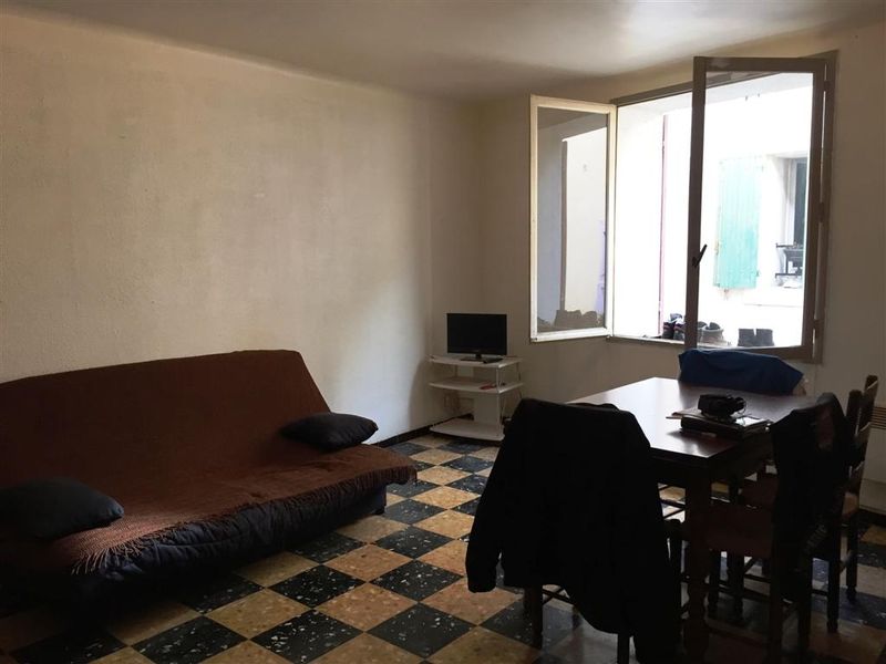 séjour d'un appartement T3 à vendre à velaux 13880