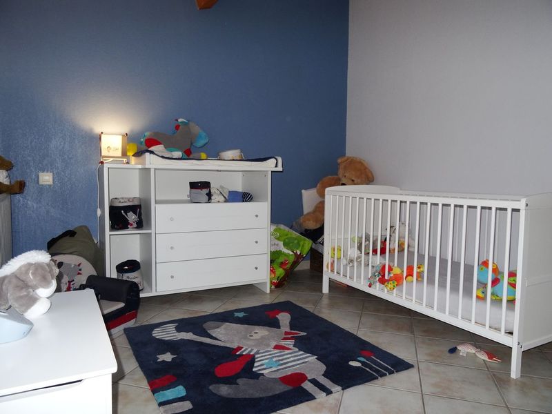 chambre avec placard équipé d'un T3 duplex à vendre à velaux 13880