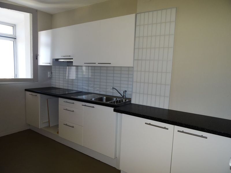 cuisine d'un appartement T3 à vendre à marignane proche airbus hélicoptère