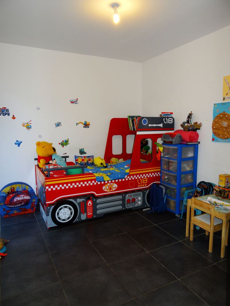 appartement t3 bon état avec terrasse cave 13680