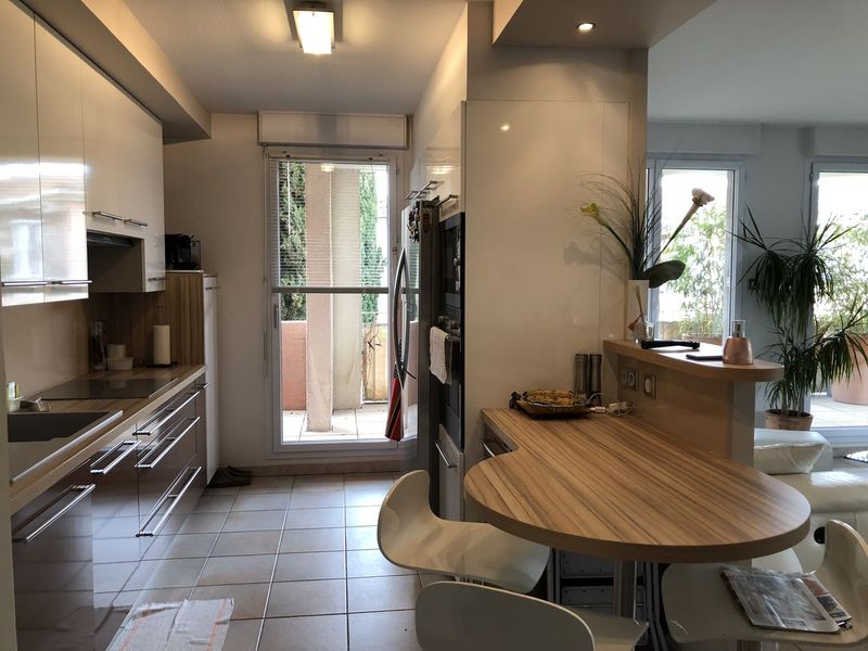 appartement T4 13090 à vendre bus au pied de la résidence aix en provence