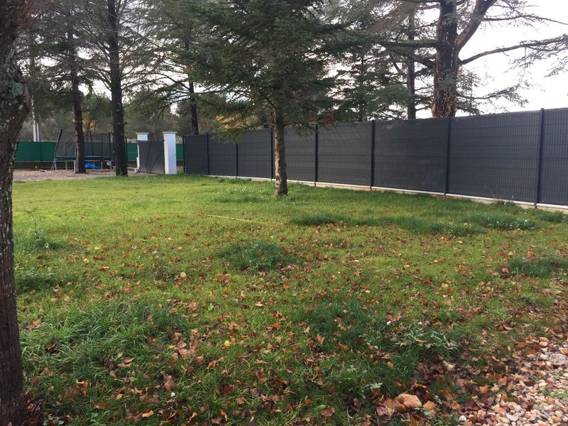 terrain plat et clos d'unje maison T4 à vendre ventabren 13122