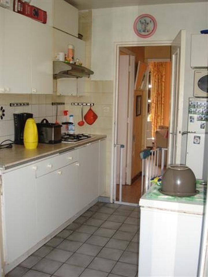 Appartement  Rognac centre ville  proximite commerces gare sncf prevoir travaux de proprete