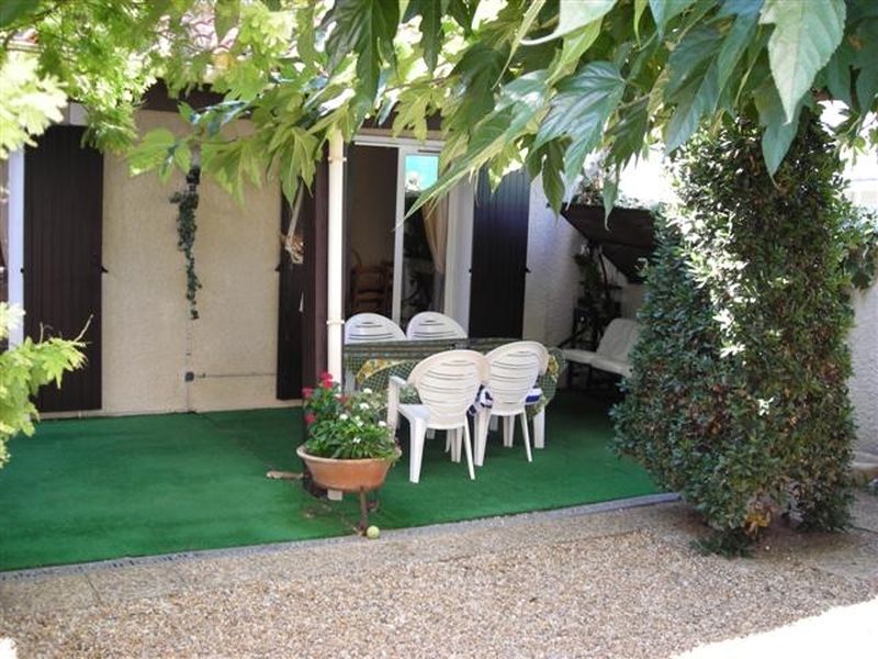 Maison mitoyenne  la fare les oliviers  quartier calme sans nuisances proche des ecoles