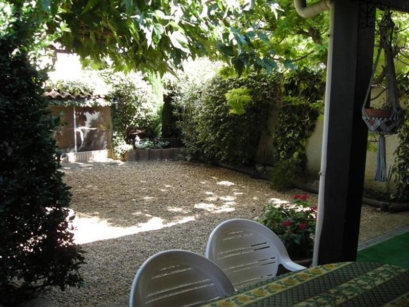 Maison mitoyenne  la fare les oliviers  quartier calme sans nuisances proche des ecoles