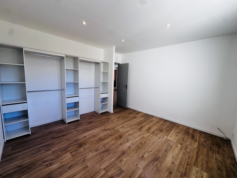 Appartement 2 chambres à louer à velaux avec climatisation et terrasse 13880