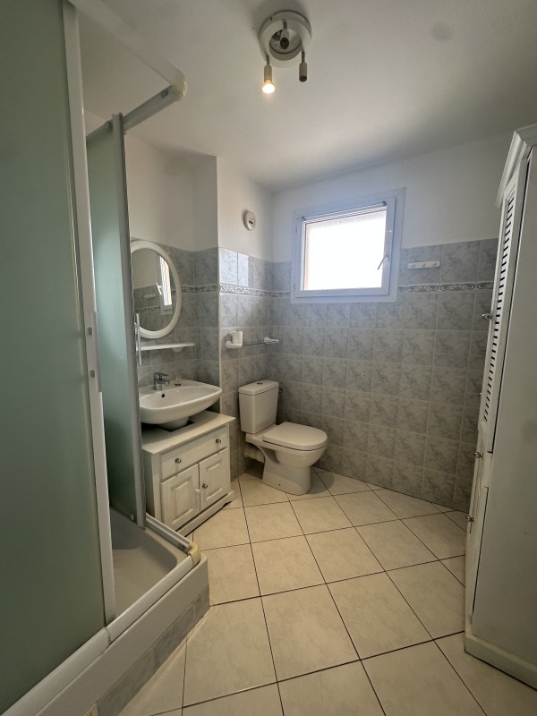 dans résidence calme au coeur du village de coudoux location d'un appartement 