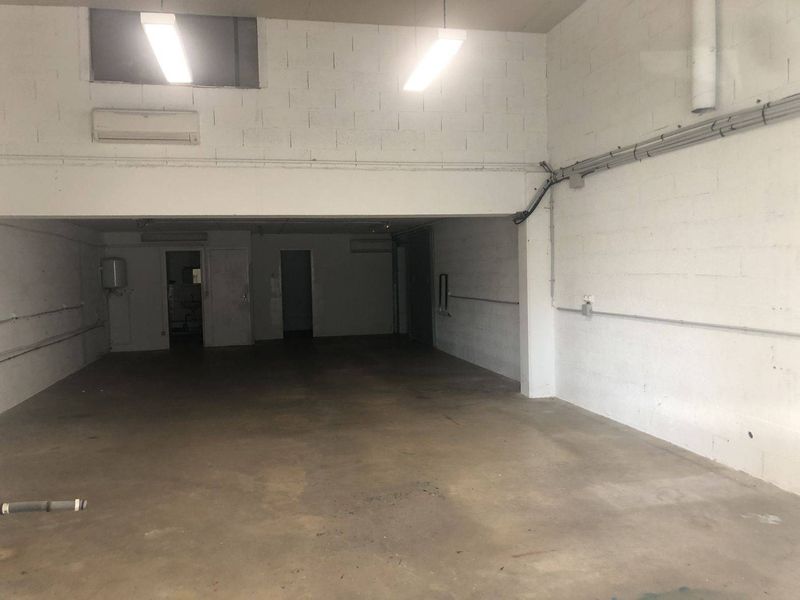 entrepôt avec mezzanine climatisés à louer velaux 13880