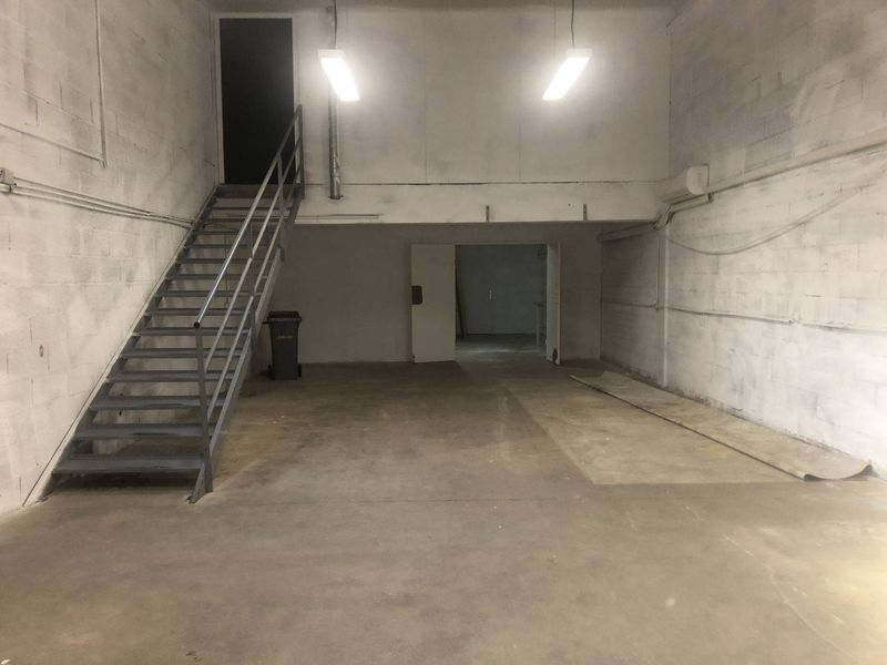 locaux d'activités à louer velaux 13880