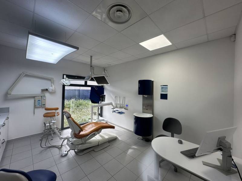 Immeuble professionnel dans un environnement économique à vendre à Velaux