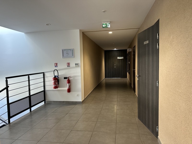 bureau climatisé à louer à velaux avec salle de réunion