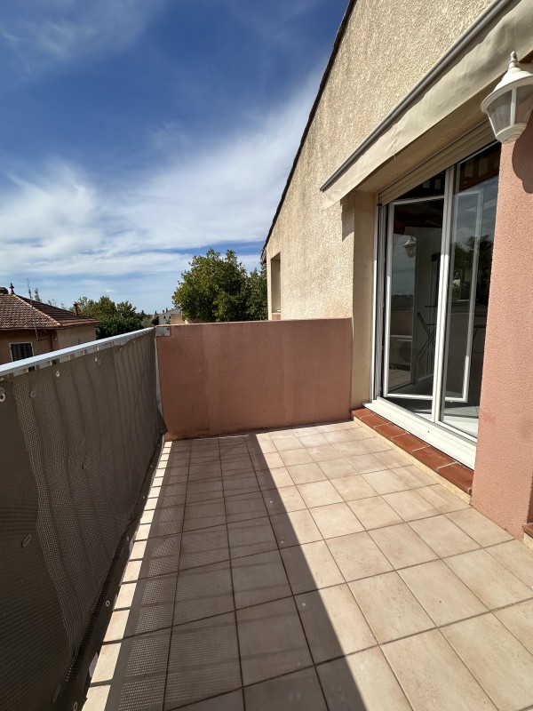 appartement T2 en vente à coudoux avec terrasse et garage double 13111