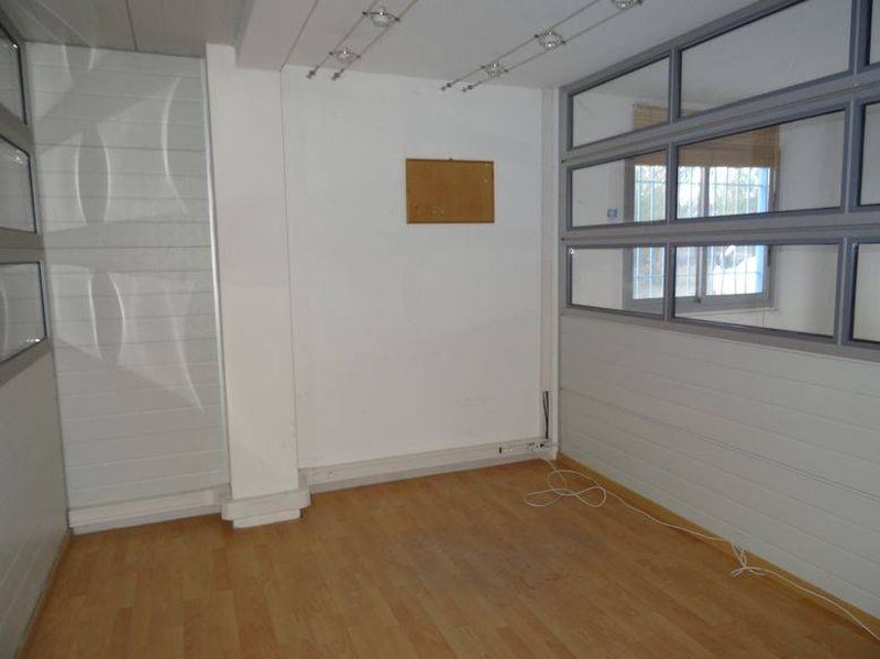 entrepôt à louer velaux 13880