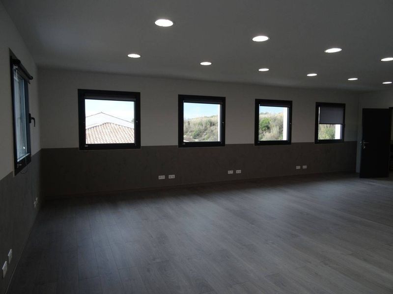 proche accès à louer bureaux climatisés 13880