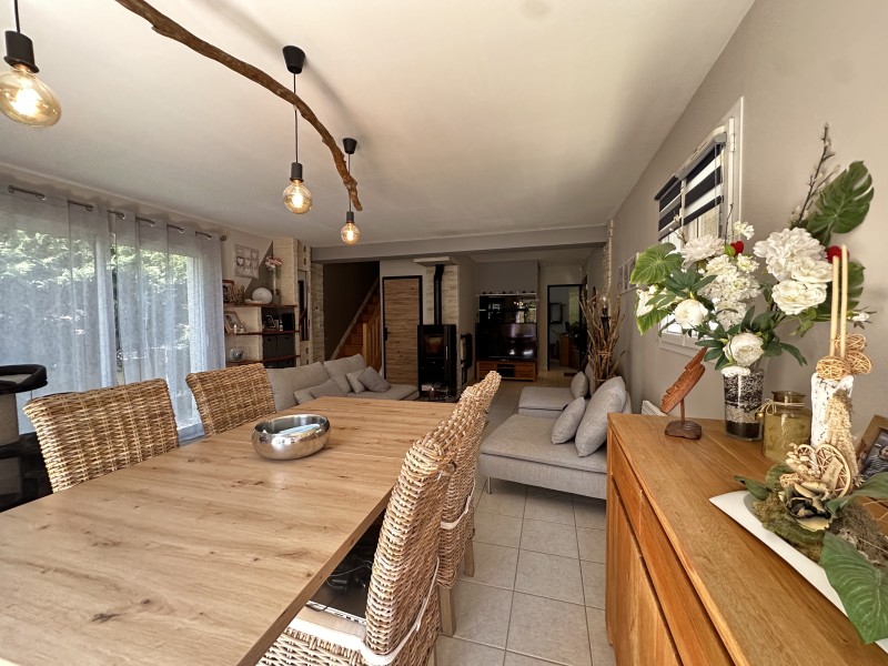 maison récente T4 3 chambres avec poële à bois non mitoyenne à vendre