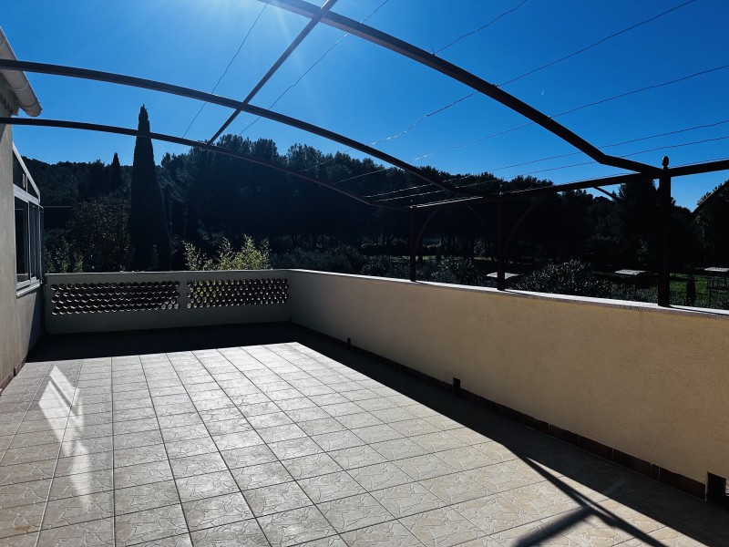 appartement T3 refait à neuf en location à velaux en campagne 13880 2 chambres climatisation état neuf