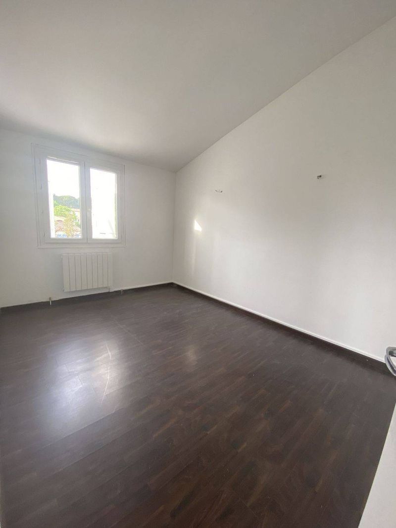 l'agence provelam vous présente une Location à ventabren logement  T3