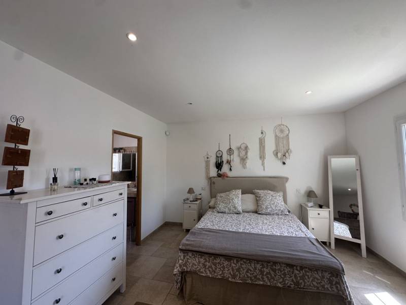 maison T6 en vente à ventabren avec vue sur le village 13122