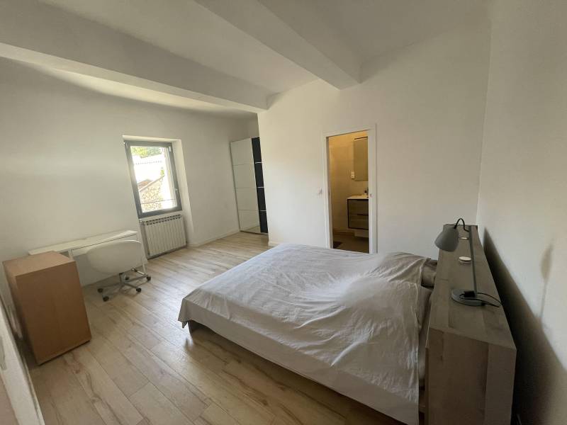 Maison meublée avec 5 chambres à louer à COUDOUX