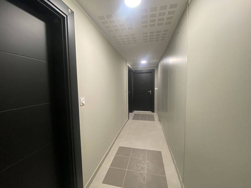 proche AEROPORT location t2 au premier étage dans résidence récente 13127