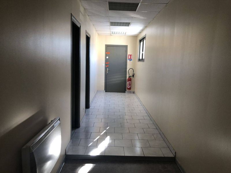 entrepot et bureaux à louer rognac 13340