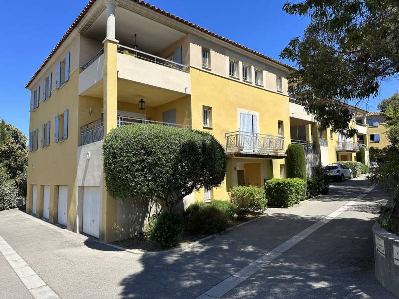appartement en location  à lambesc proche centre ville 3 chambres garage terrasse
