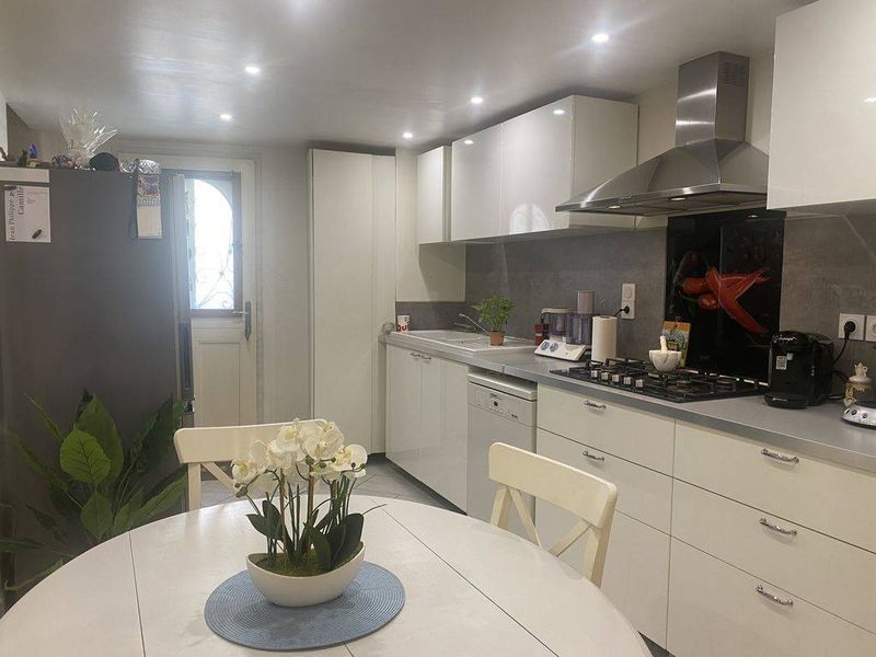 proce des toutes les commodités vente d'une maison de ville à marignane