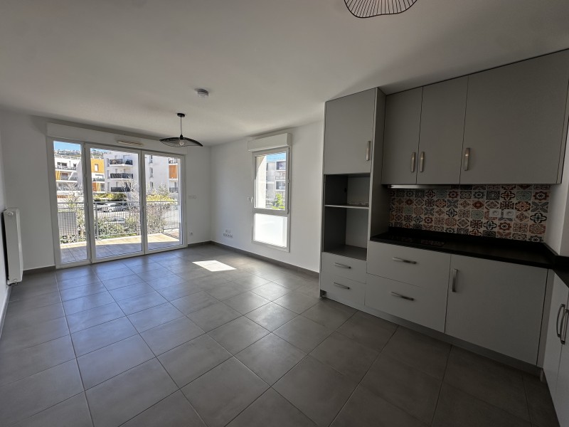 Appartement T3 à louer à Vitrolles avec place de parking en sous-sol