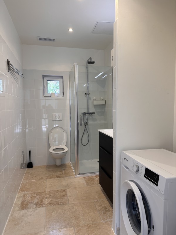 appartement en location à ventabren T3 2 chambres dans propriété fermée avec portail motorisé 13122