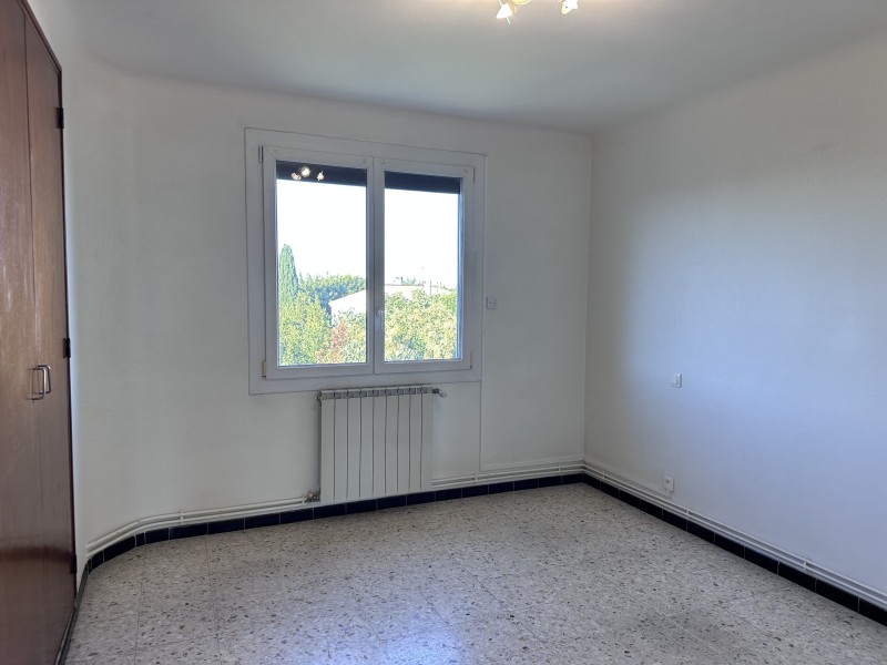 location T3 berre l'étang 13130 deux chambres avec placards cuisine séjour et balcon