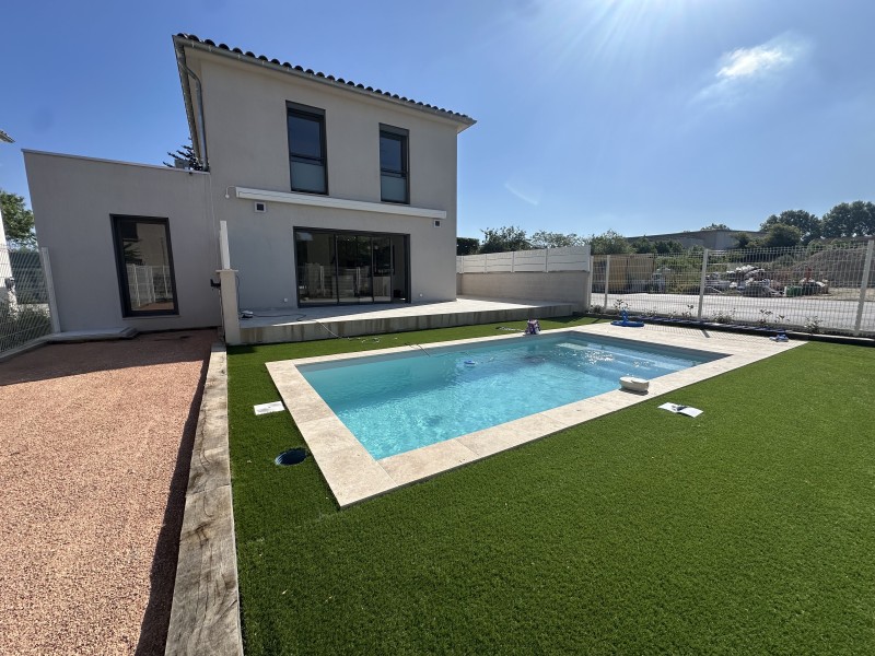 Villa Type 5 neuve avec jardin clos stationnement dans un environnement calme