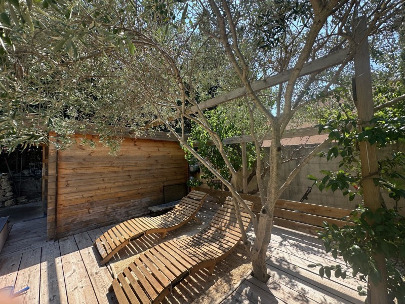 maison à vendre R+1 3 chambres T4 non mitoyenne au calme proche de la ville de salon de provence